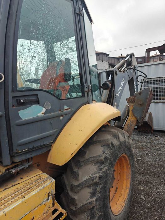 экскаватор погрузчик Volvo BL60