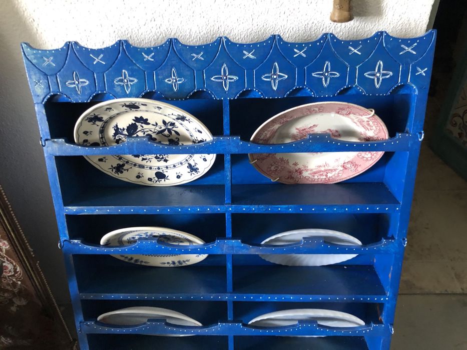 Cantoneira rustica, com pintura manual, baixa de preço