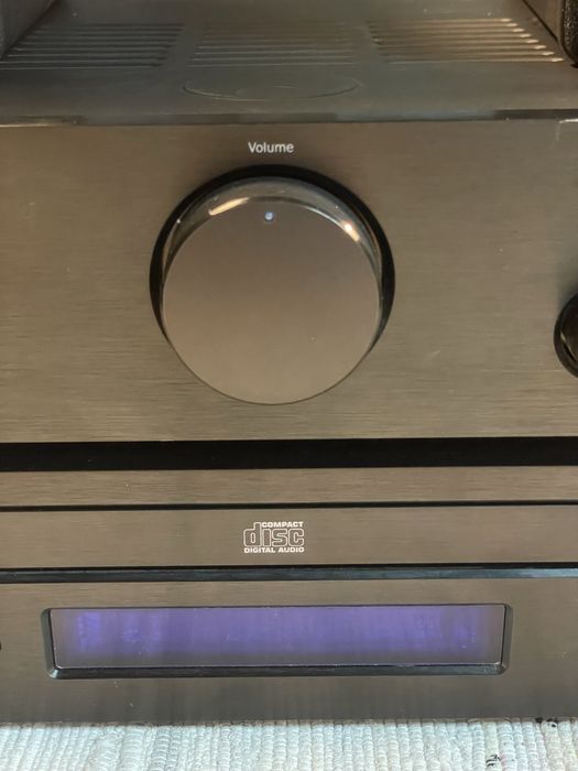 Cambridge Audio Amplifier and CD Player + Speakers64585347928834123