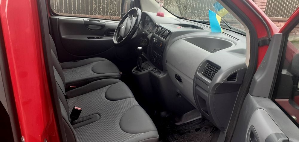 Пежо експерт пасажир 9м