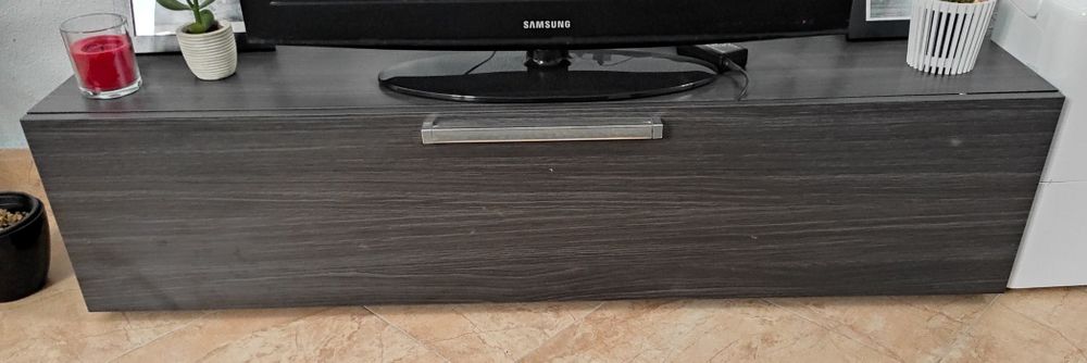 2 moveis de TV como novos