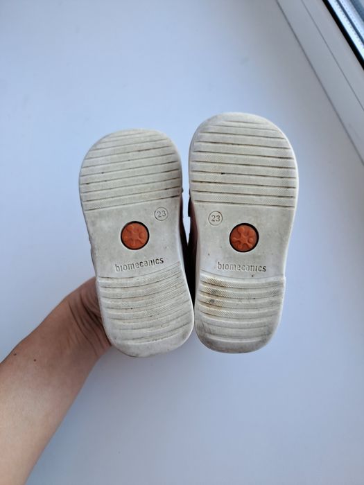 Кросівки Biomecanics 23 на дівчинку