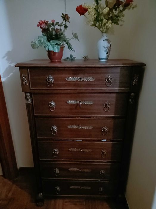 Comoda design Georgiano