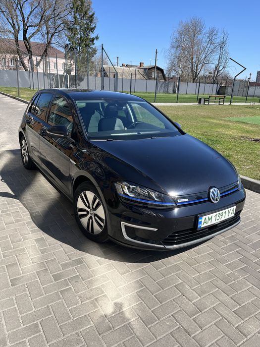 Автомобіль VW e-Golf, 2017