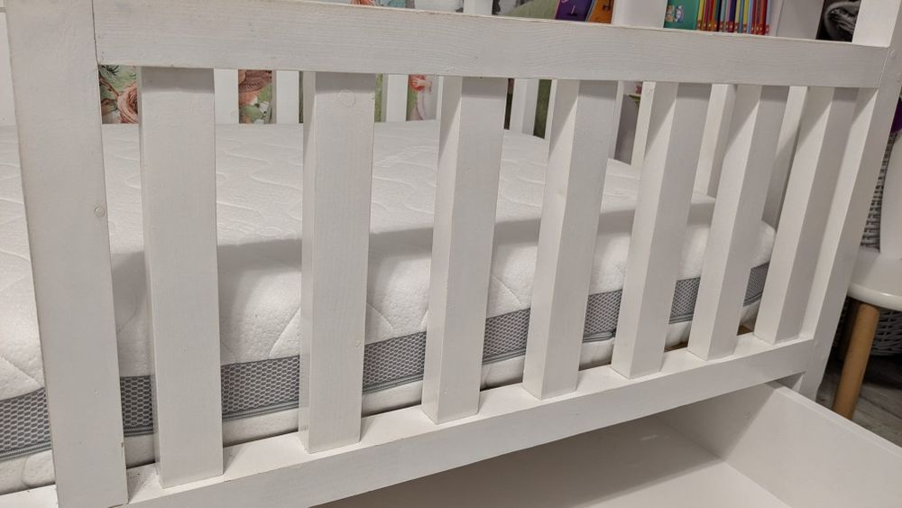 Łóżko dziecięce biały domek, lite drewno!! 90cmx160cm, materac Tencel