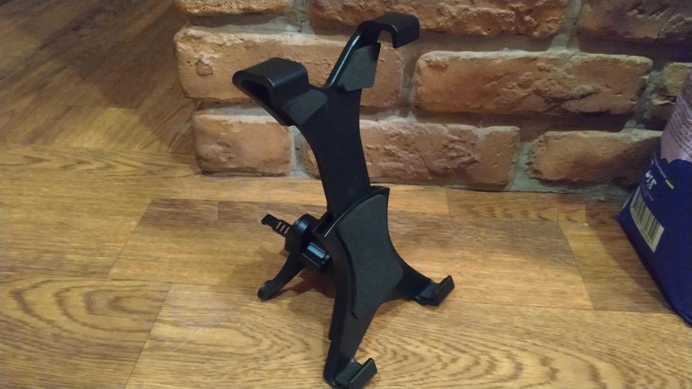 Автодержатель для планшета 7"-12" на решетку тримач планшета в авто