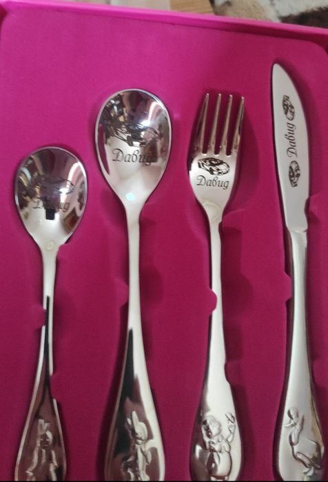 Діснеєвський набір з ім'ям дитини на подарунок.