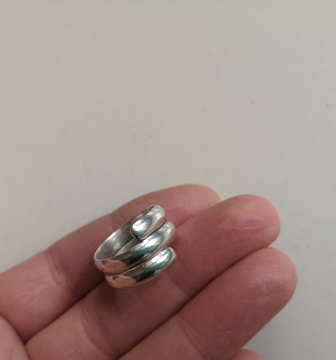 artystyczny pierścionek spirala srebro