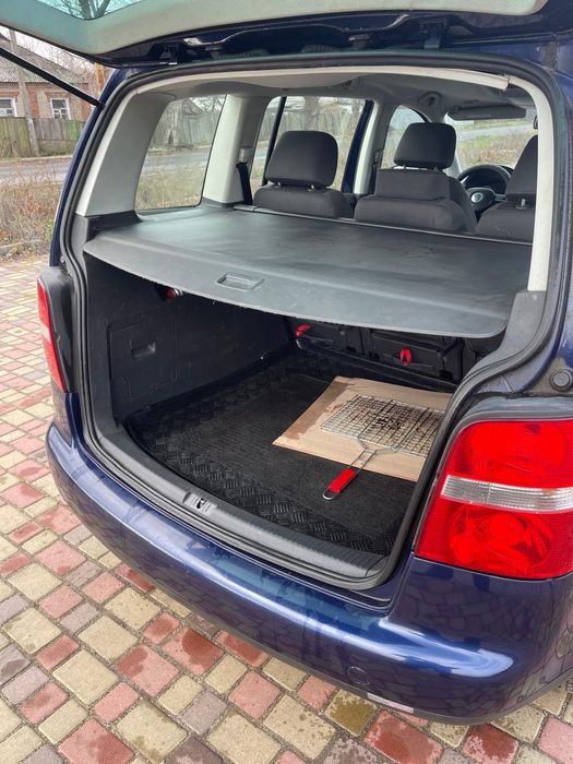 Продам Фольксваген Тоуран 2006г.в. 1,9 турбодизель