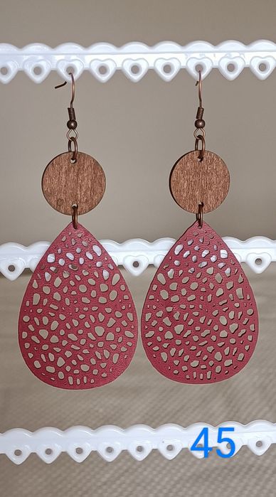 Brincos novos diversos