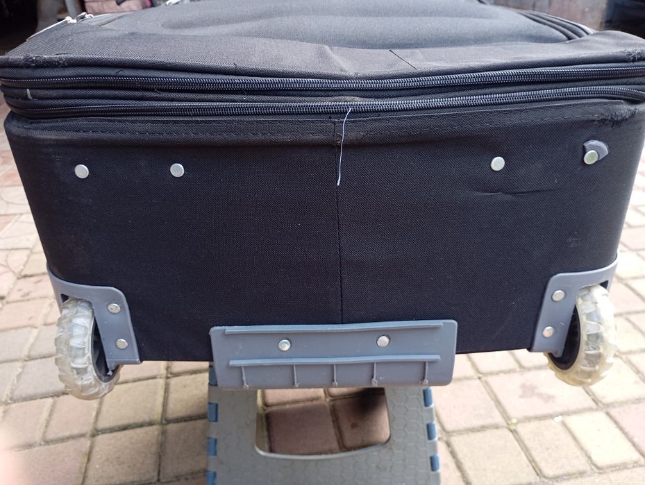 Продам валізу в хорошому стані