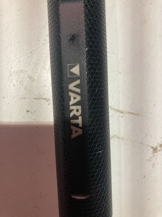 Latarka led varta r14 pancerna max mocna
