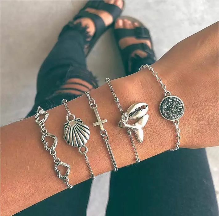 Жіночий браслет камінь