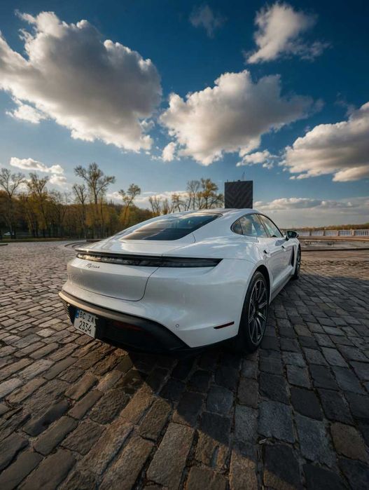 2021 Porsche Taycan RWD • 10 т\км• Отличное состояние