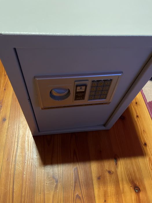 Duży sejf domowy