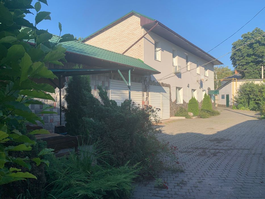 Продаж комплексу біля траси, Літин, фасад