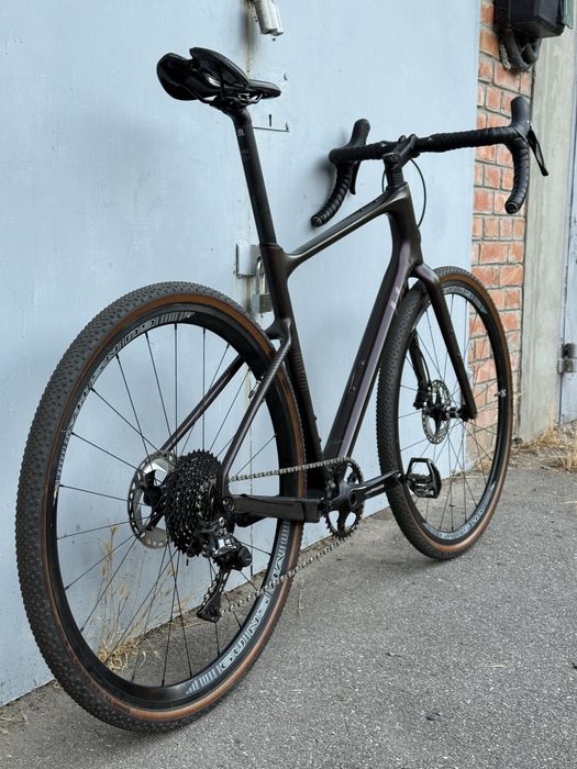 Liv Devote / Giant Revolt / L / ML / GRX / DT swiss / Carbon