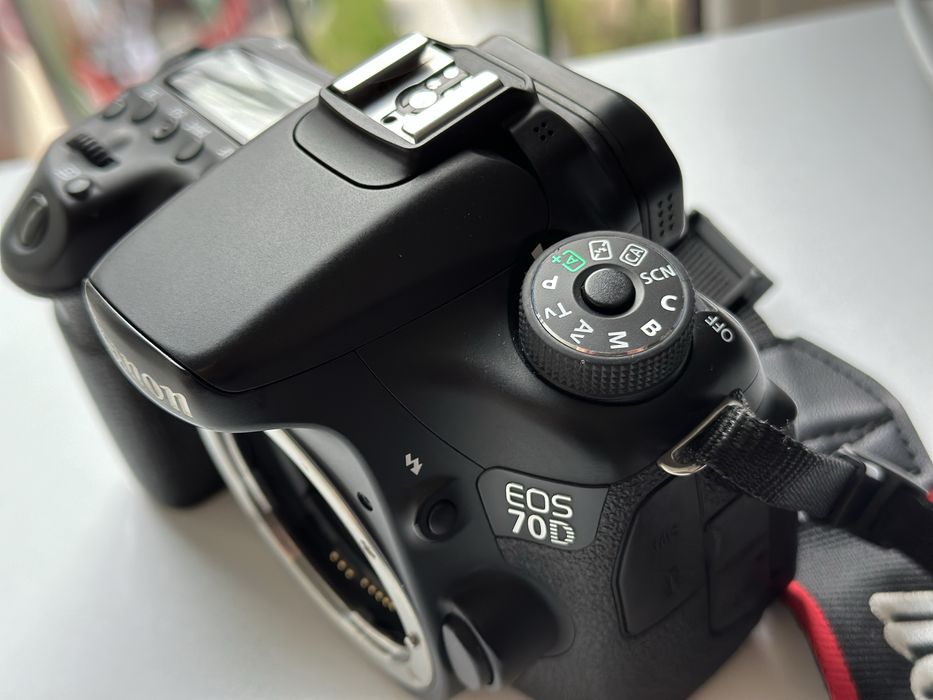 Canon 70D пробіг 30тис кадрів. Стан нового. Без дефектів.