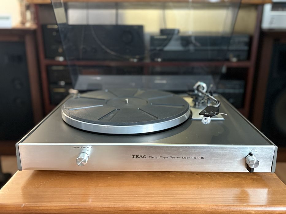 Gira discos TEAC TS-F15