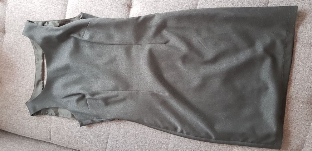 Czarna sukienka ze srebrna nitka/delikatnym brokatem