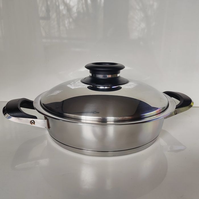 AMC zestaw garnków ,stal nierdzewna, indukcja ,komplet