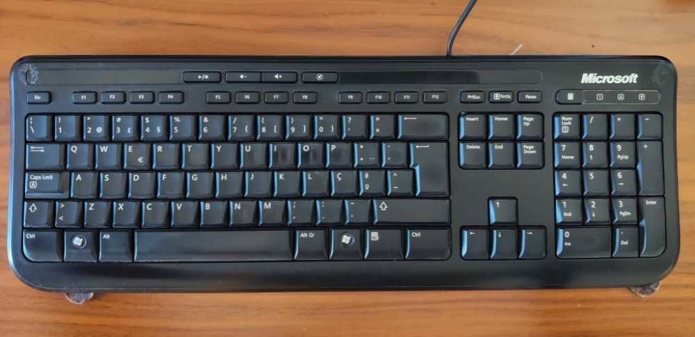 Monitor LG 19" + webcam 1080p+Teclado Microsoft+ colunas