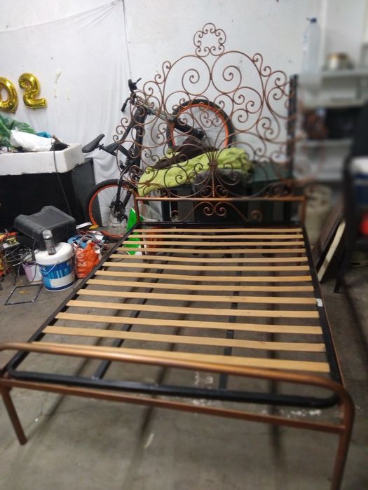 Cama de ferro sem colchao