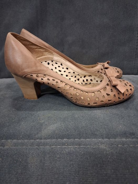 Buty na obcasie półbuty r38