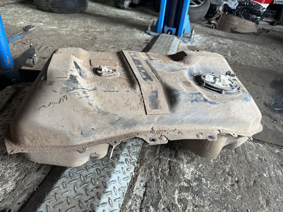 Бак бензобак паливний Mitsubishi Outlander ASX 1.6i 1.8 2.2d 10-21