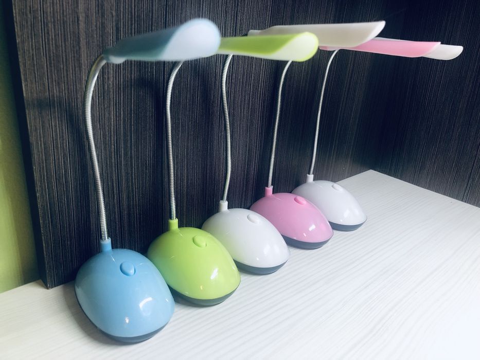 Лед настільна лампа