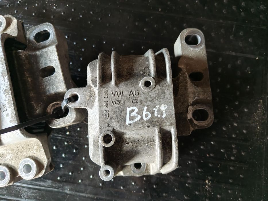 Poduszka silnika łapy łapa mocowanie silnika volkswagen passat b6 golf