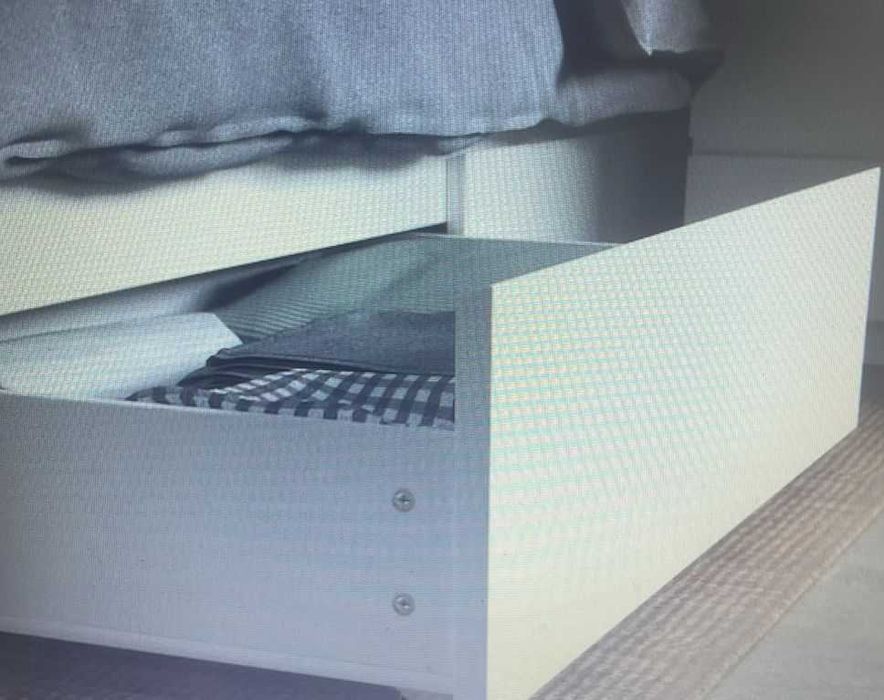 Cama de Solteiro com arrumação