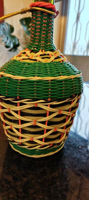 Garrafão antigo decorado