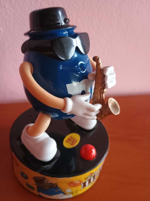 Figurka M&M's Rock Stars Niebieskie Działa, gra i się ruszks