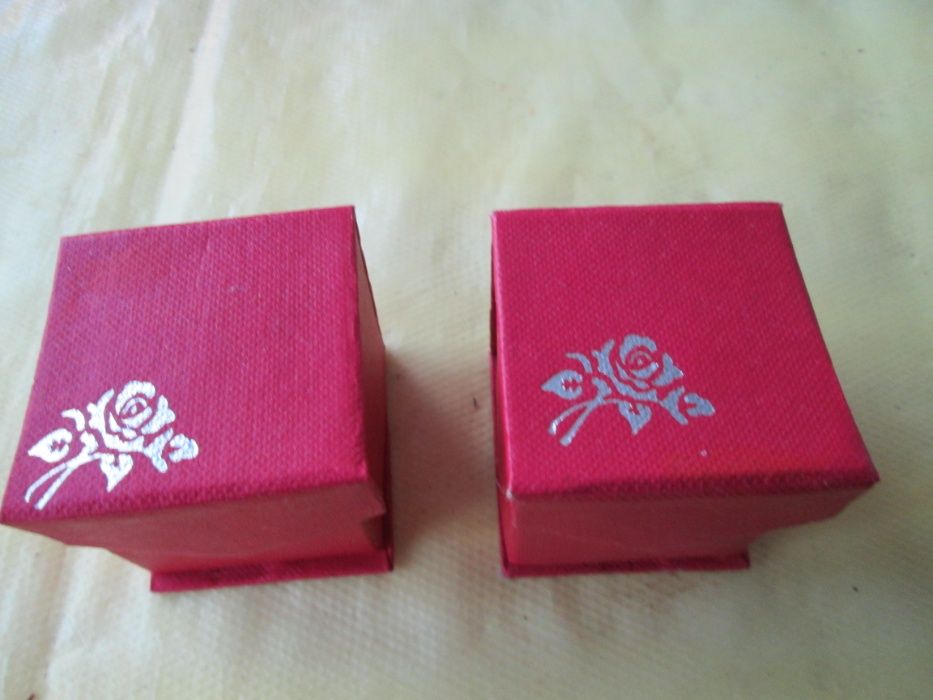 1 mochila, 1 pingadeira, caixas, 2 corta unhas e 1 base panelas