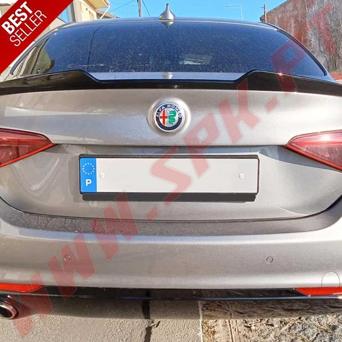 Spoiler / Aileron Traseiro - Alfa Romeo Giulia - Preto Brilhante