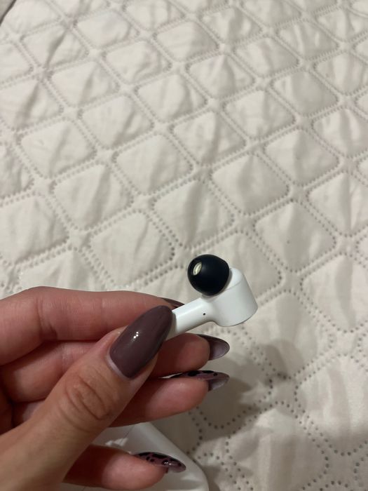 Безпровідні навушники