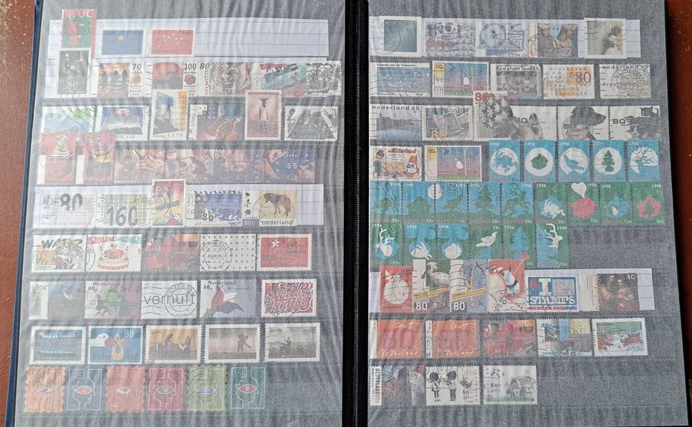 Album com mais de 1000 selos diferentes da Holanda