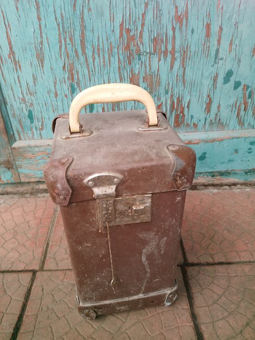 Радянський термос з замком