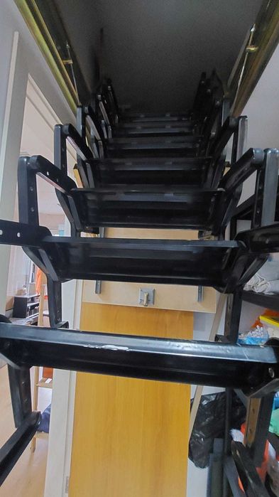 Escada articulada para sótão