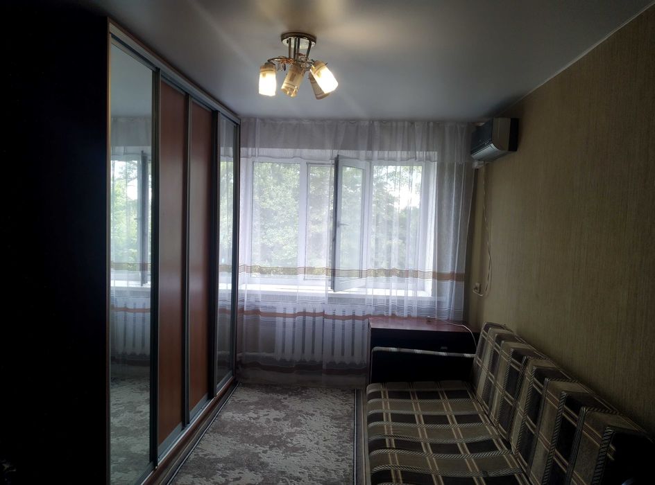 продам кімнату 17м2 вул. Щербаківського,36  метро Нивки 5 хвилин