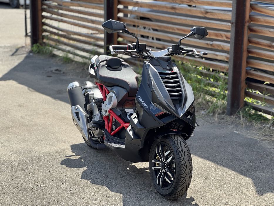 ITALJET Dragster 300 Агресивний Скутер