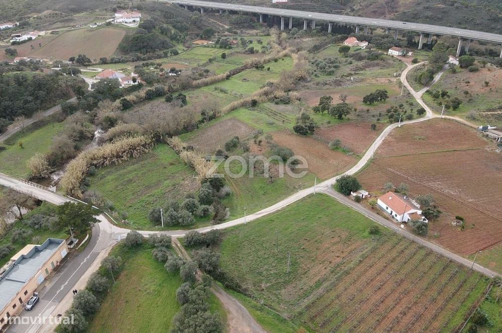 Terreno em Vale Figueira, Messines, com leito de água, 9.400 m².