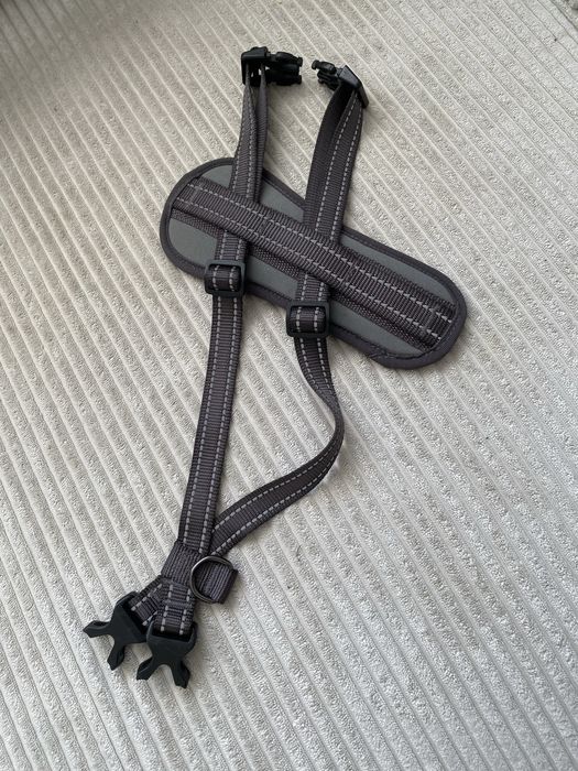 są szelki dla psa Służą one do prowadzenia zwierzęcia na smyczy