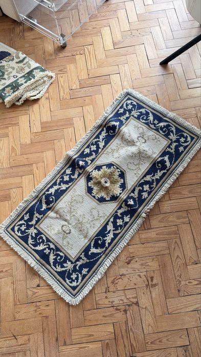 Varios tapetes arraiolos em otimo estado