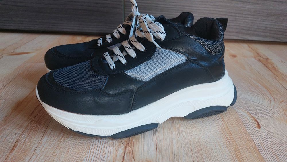 Sneakersy na grubej podeszwie r.38