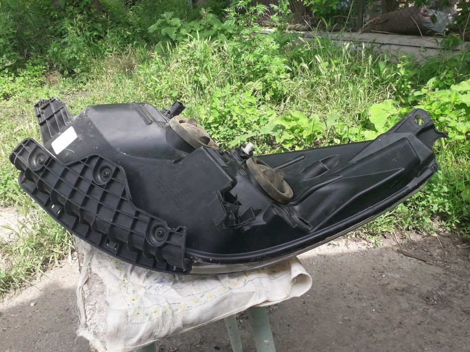 Продам фару форд