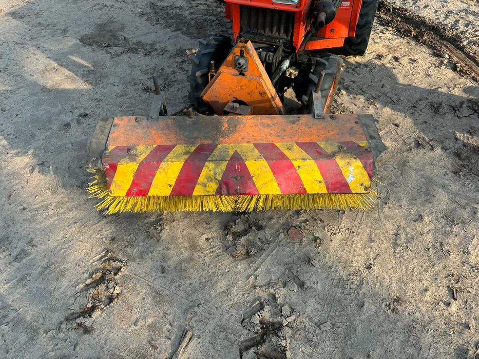 kubota b4200 kosiarka traktorek kosiarka traktorek komunalny