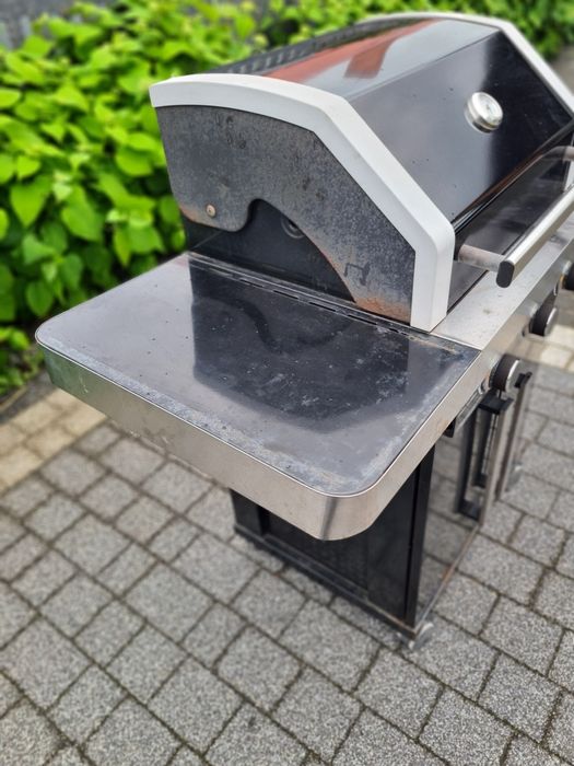 Grill gazowy ( żeliwny ruszt) 3 palniki ( Weber) S cena.