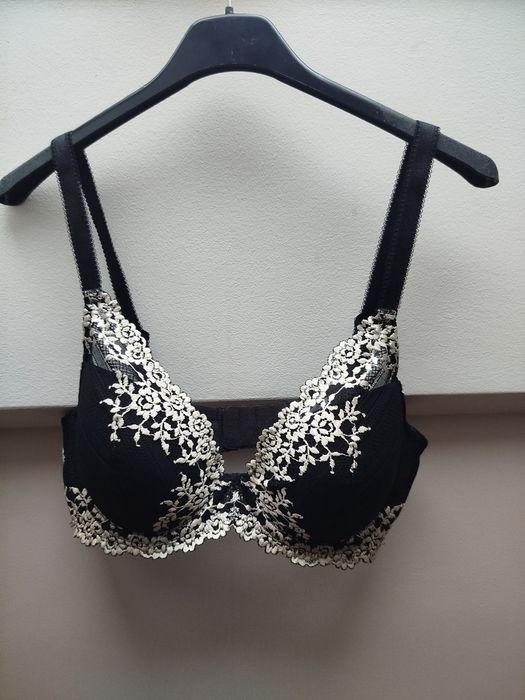 Nowy biustonosz Wacoal 85 B